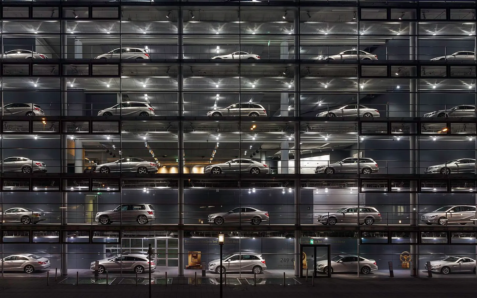 Multi-level dealership inventory building