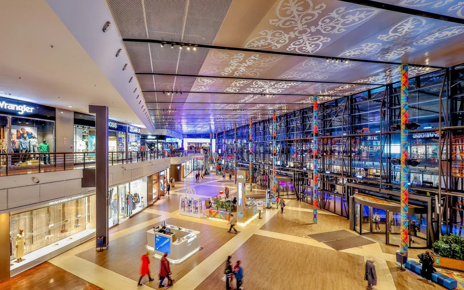Shopping mall with multiple storefronts
